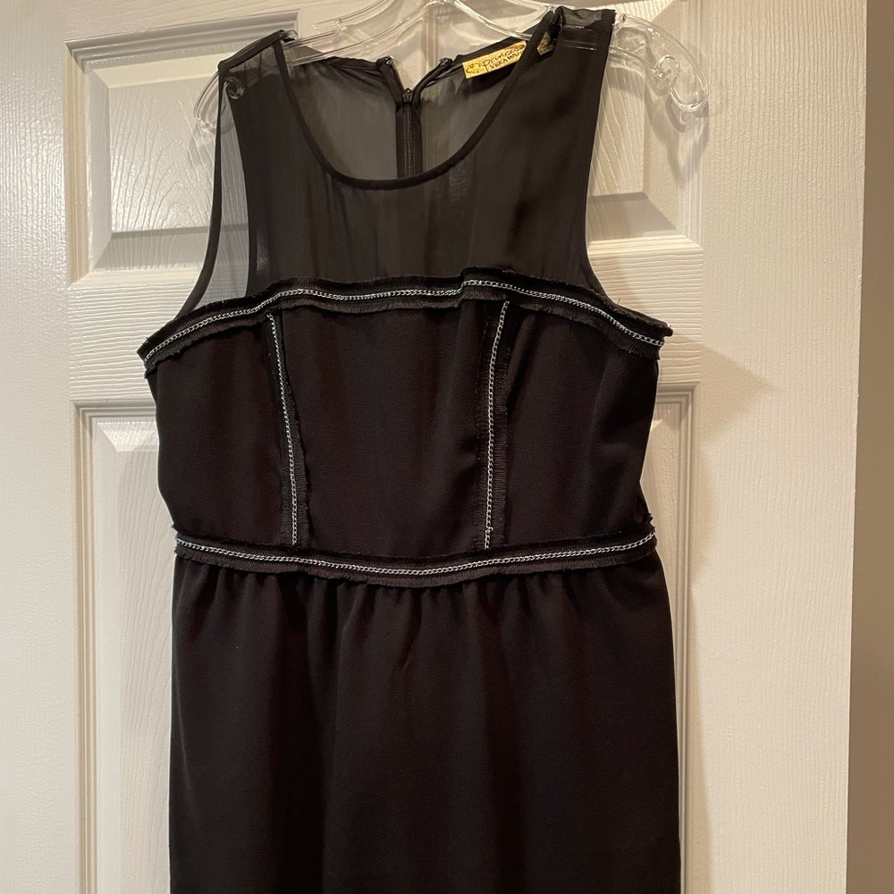 Very cute and flattering black dress